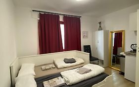 Apartment mit Doppelbett in Bonn